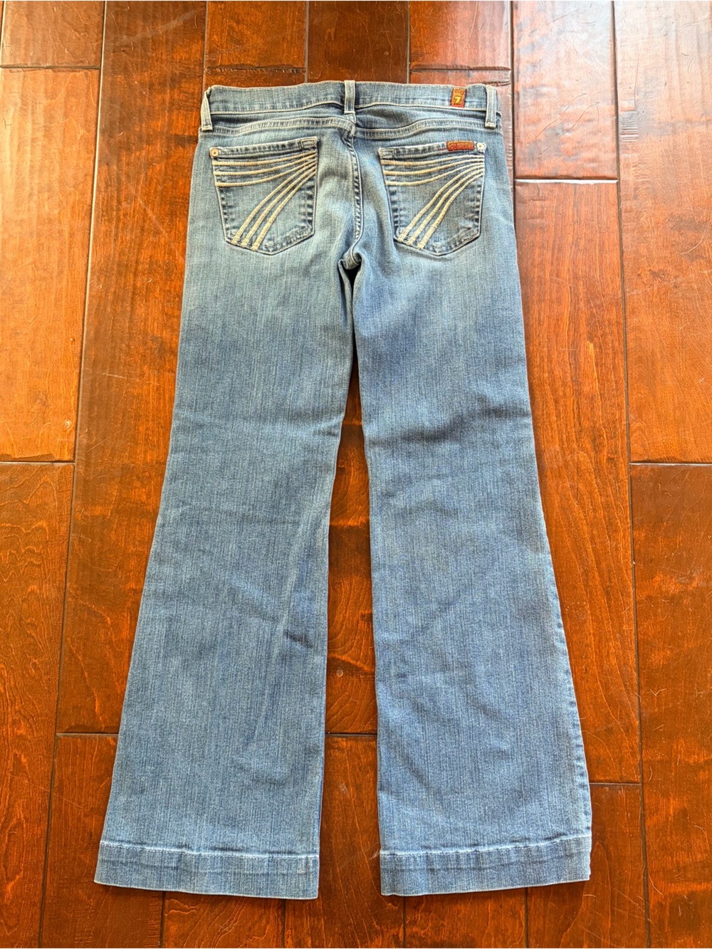 7 For All Mankind Women's Medium Blue slightly wide Leg Jeans